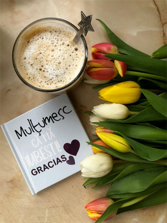 Libro café y Tulipanes